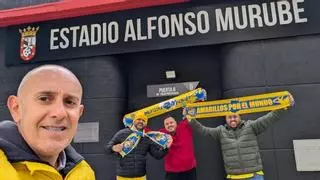 Los aficionados de la UD Las Palmas con más suerte: cuatro enfermeros, viaje en helicóptero y una pasión por el escudo