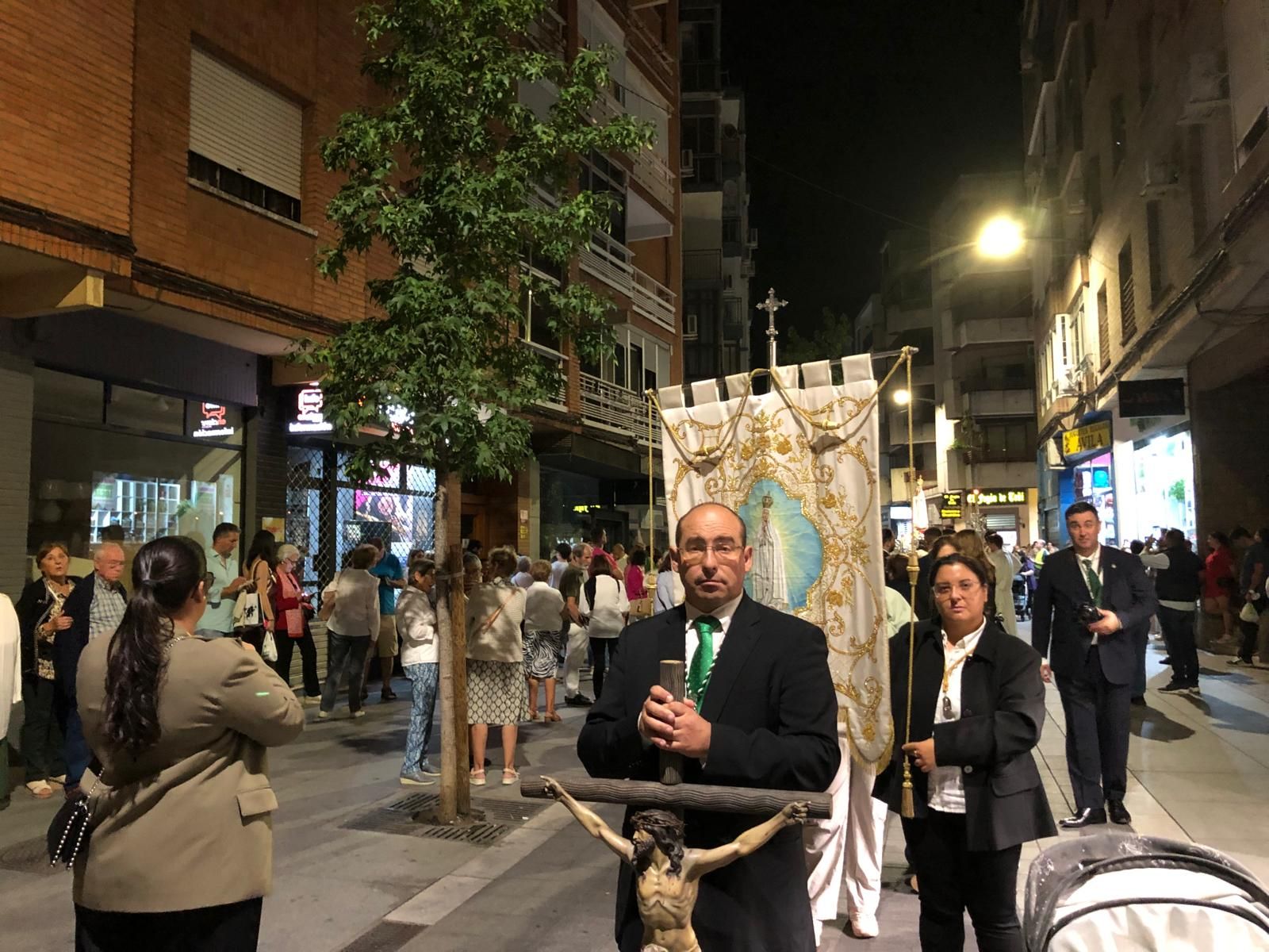 Fotogalería | Así fue la procesión de la Virgen de Fátima por Cáceres
