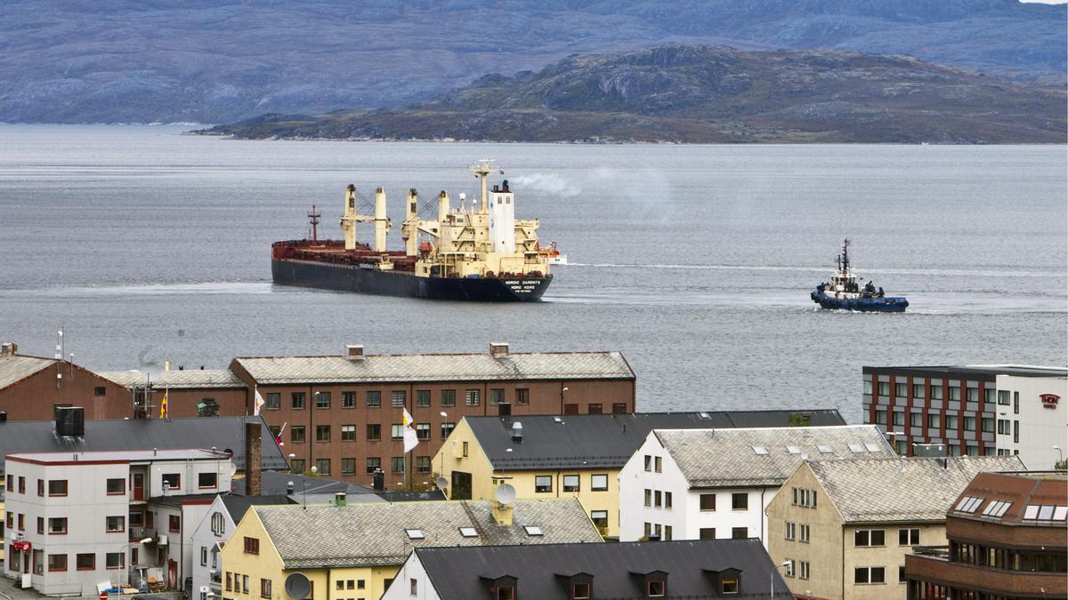 Entra en vigor la prohibición del uso del fueloil en el transporte en aguas del Ártico.