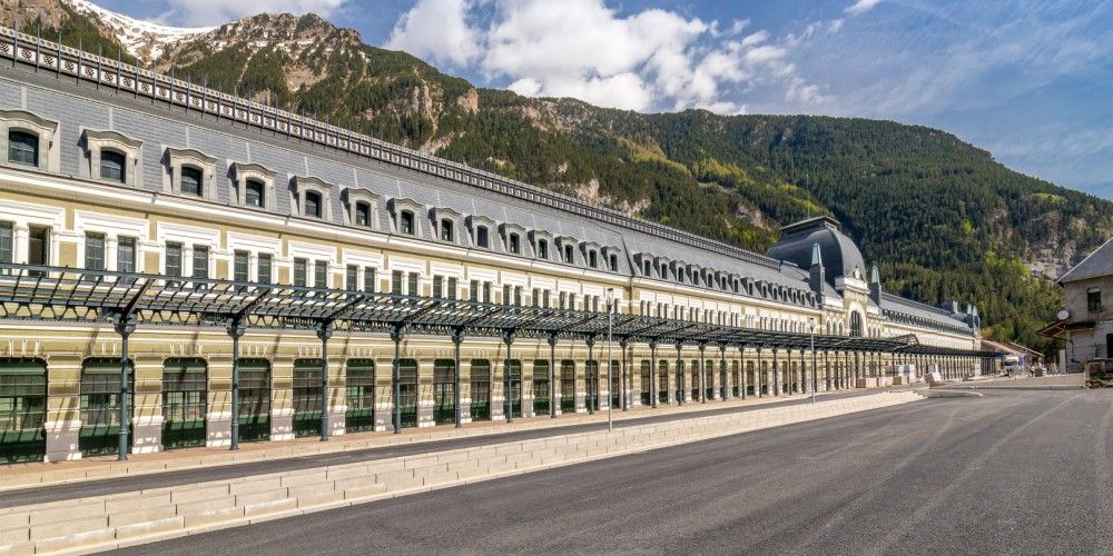 FOTOGALERÍA: Así es y así será el hotel de lujo de la estación de Canfranc