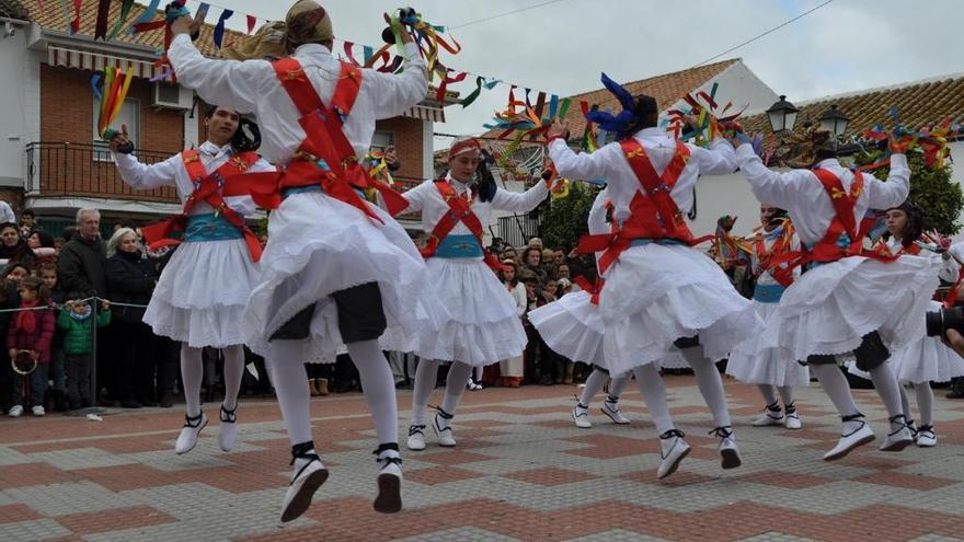 Imagen del Baile de Los Locos de Fuente Carreteros.