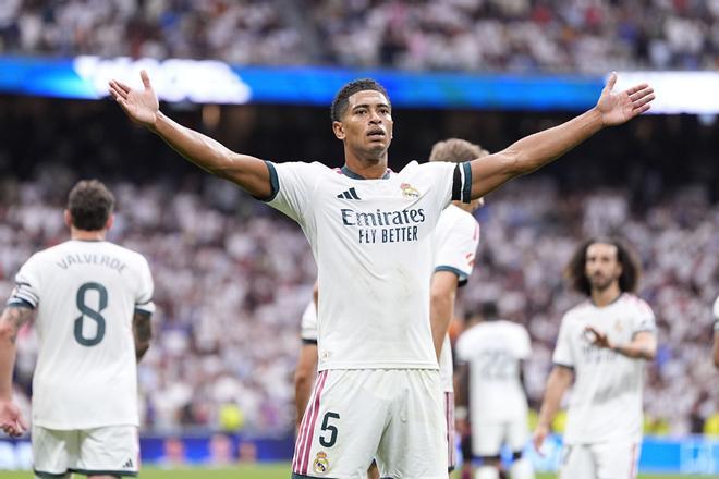 Lo que no se vio del Real Madrid - Málaga: el lamento con Camavinga, el recado de Bellingham y la mochila de Mourinho
