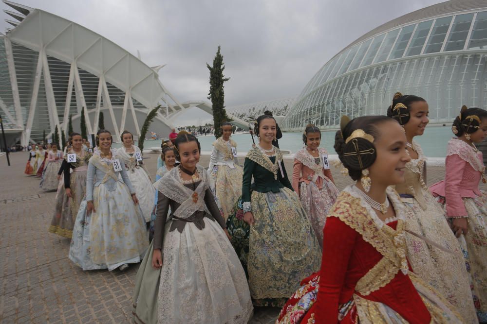 Las candidatas a Fallera Mayor Infantil visitan el Museo Príncipe Felipe