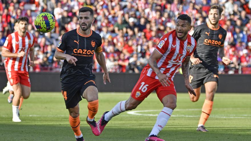 Sigue la tortura para el Valencia (2-1)