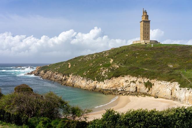 Paseo marítimo A Coruña - Panorámica con la Torre de Hércules