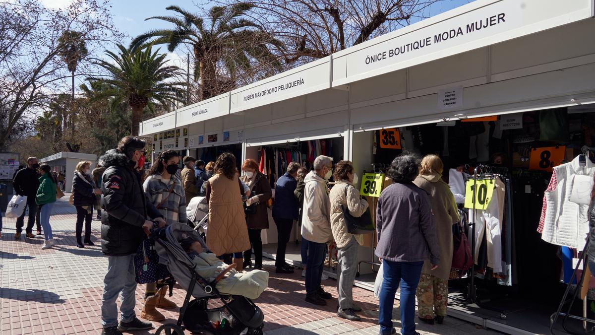 Cacereños, este fin de semana, en la feria del stock en Cánovas.