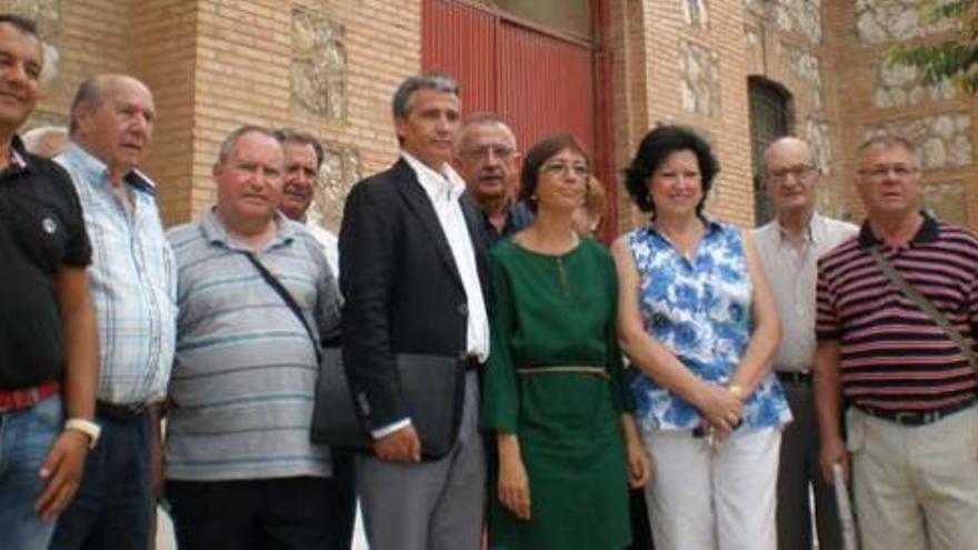 Miembros del grupo municipal socialista en la antigua prisión.