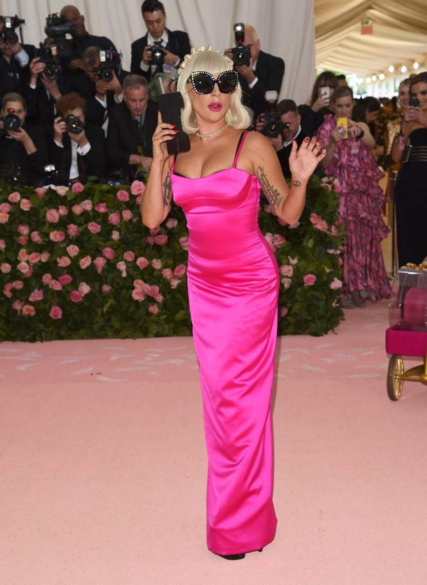 Lady Gaga en la alfombra roja de la Met Gala 2019
