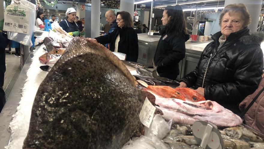 Nécora a 47 € y rodaballo a 62, a horas de la Nochebuena: «El perejil, gratis»