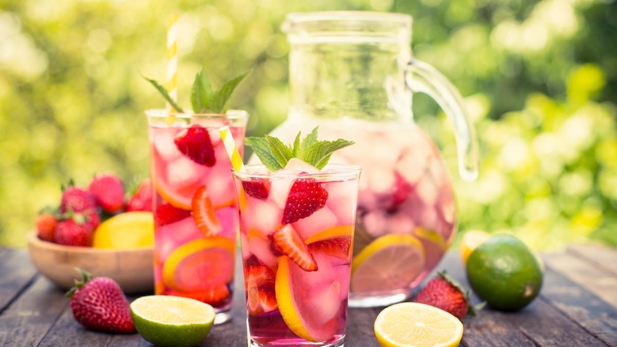 Las aguas de sabores que  debes beber este verano
