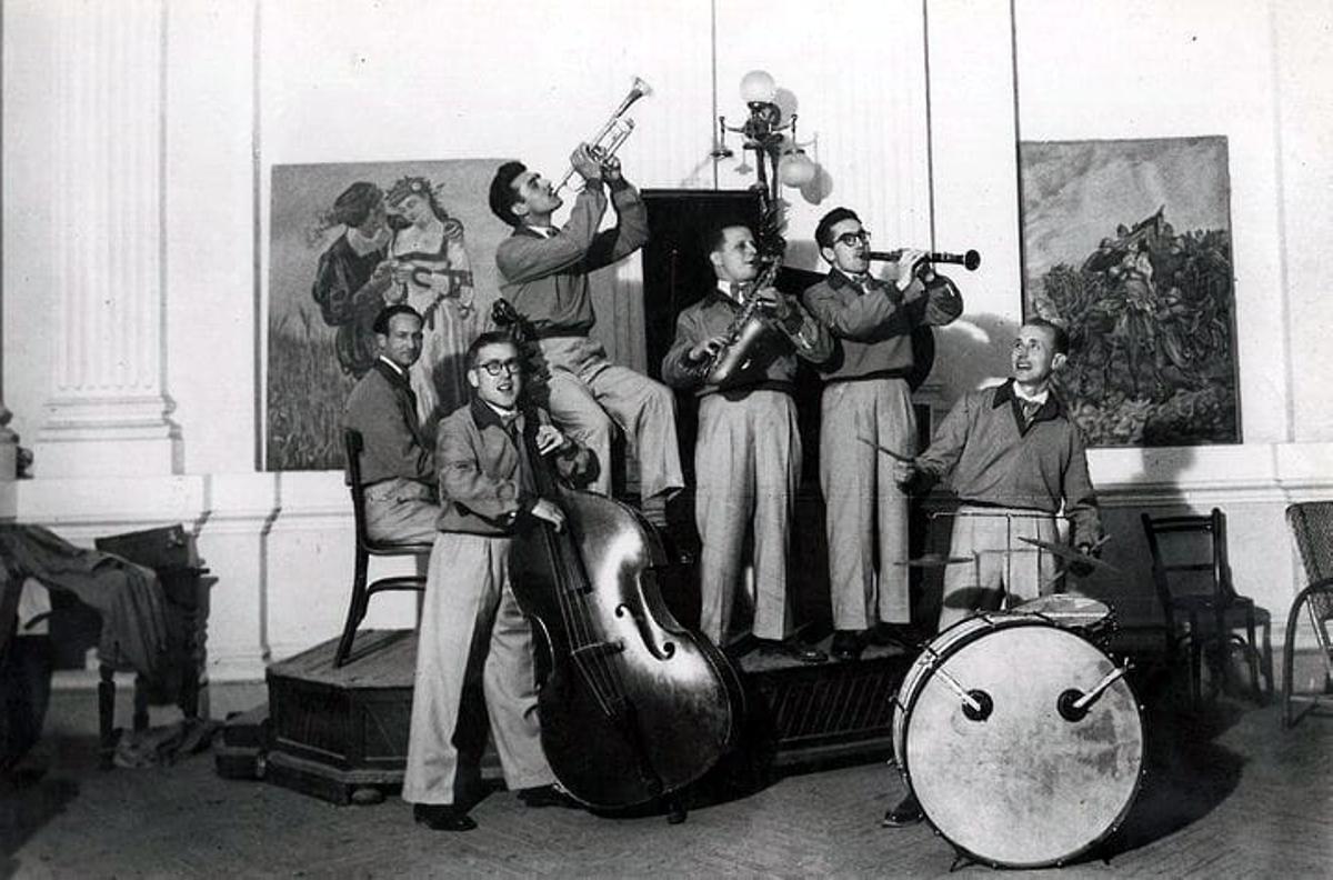 Un grupo de música de Xàtiva en una actuación en la Casa de la Cultura.