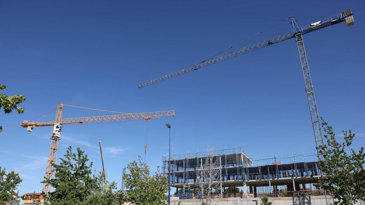 Obras de construcción de viviendas en Vigo.