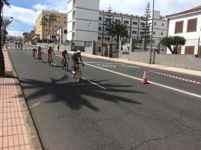 El triatlón se apodera de Las Palmas de Gran Canaria