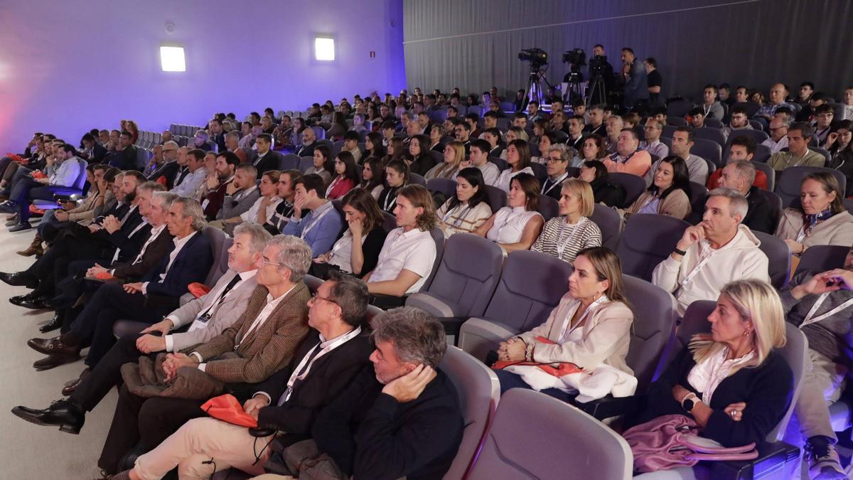 Asistentes a un congreso en Gijón.