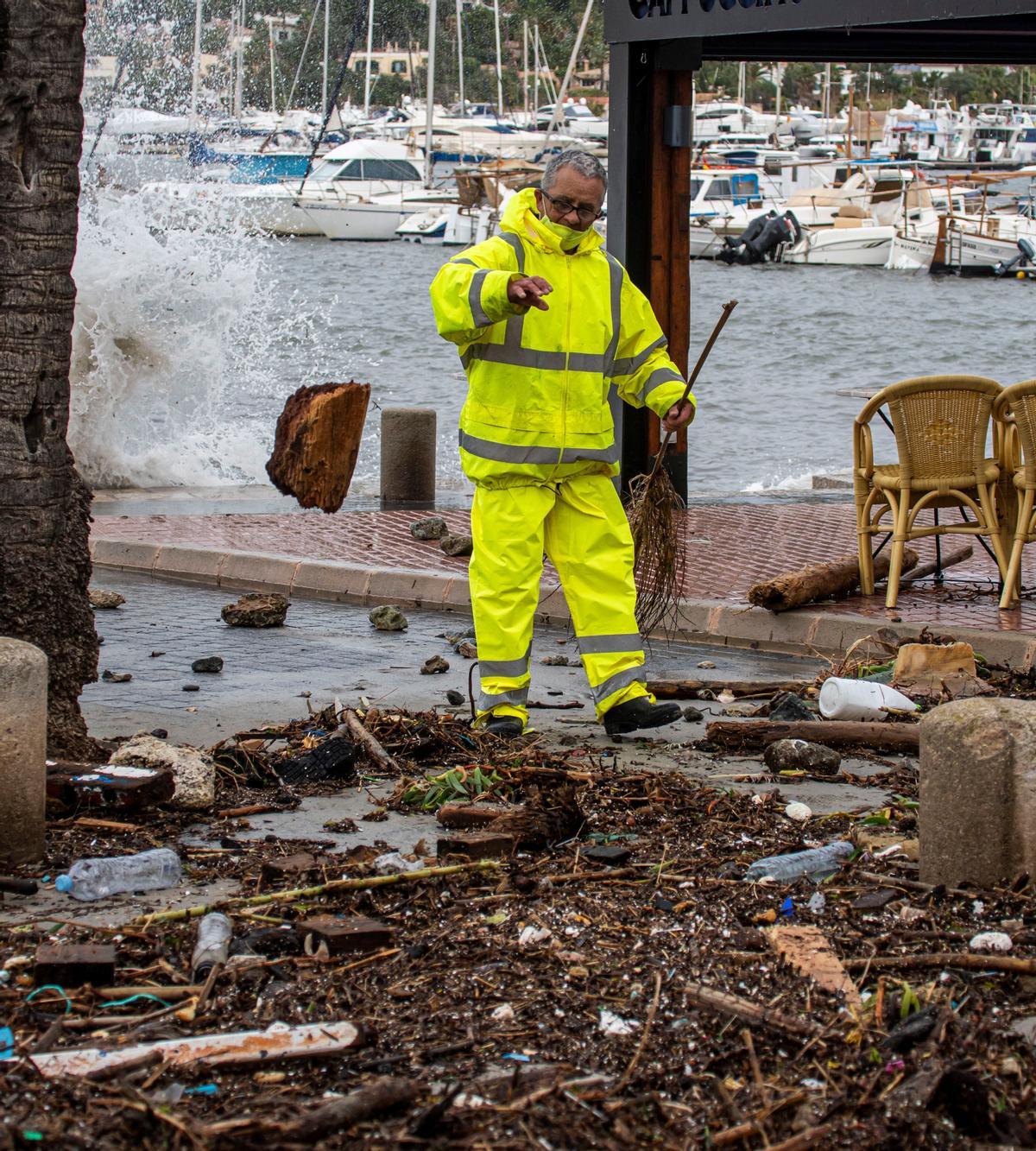 La borrasca Bella provoca grandes destrozos en el Port d'Andratx