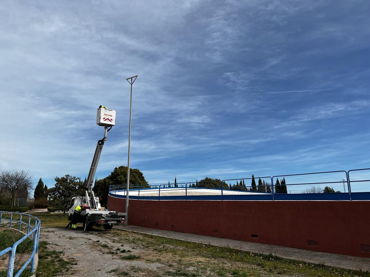 Los ciudadanos de Burriana podrán disfrutar de una mejor calidad lumínica en algunas instalaciones deportivas y dependencias municipales.