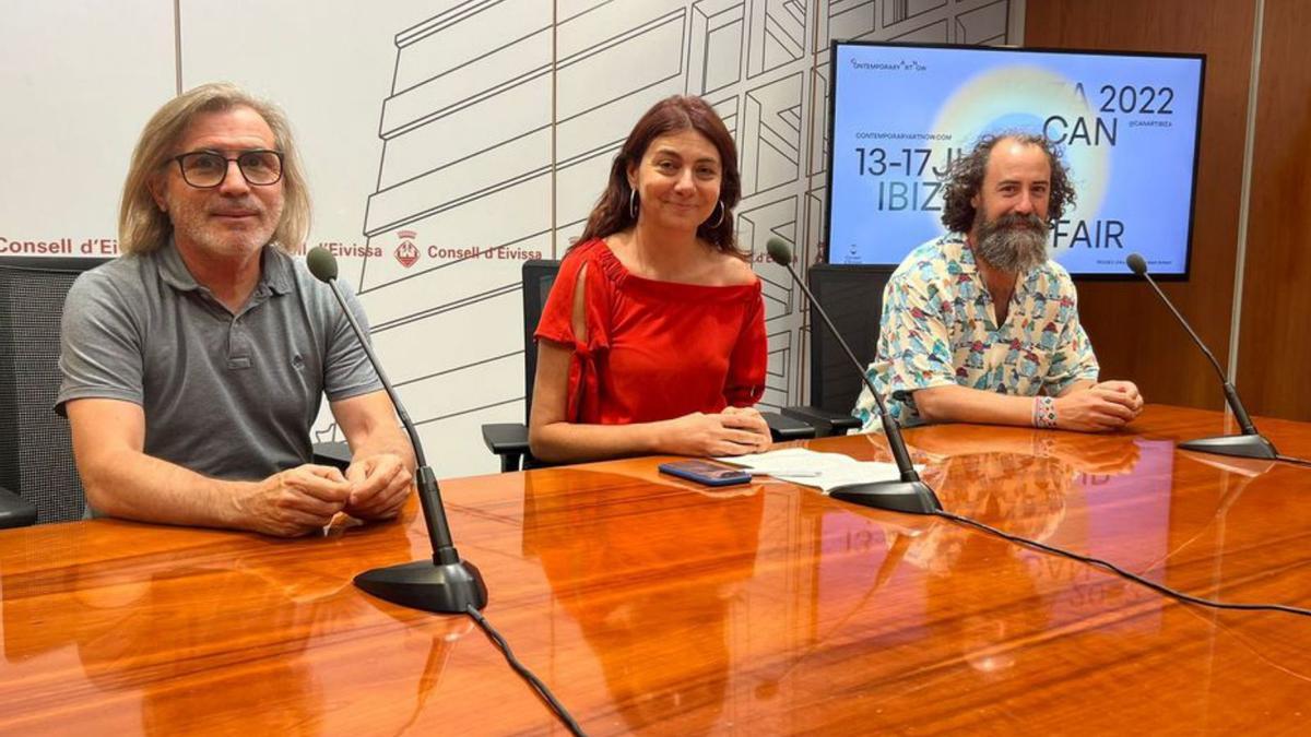 Miquel Costa, Sara Ramón y Sergio Sancho, ayer, en la presentación de CAN.  |  CONSELL DE EIVISSA
