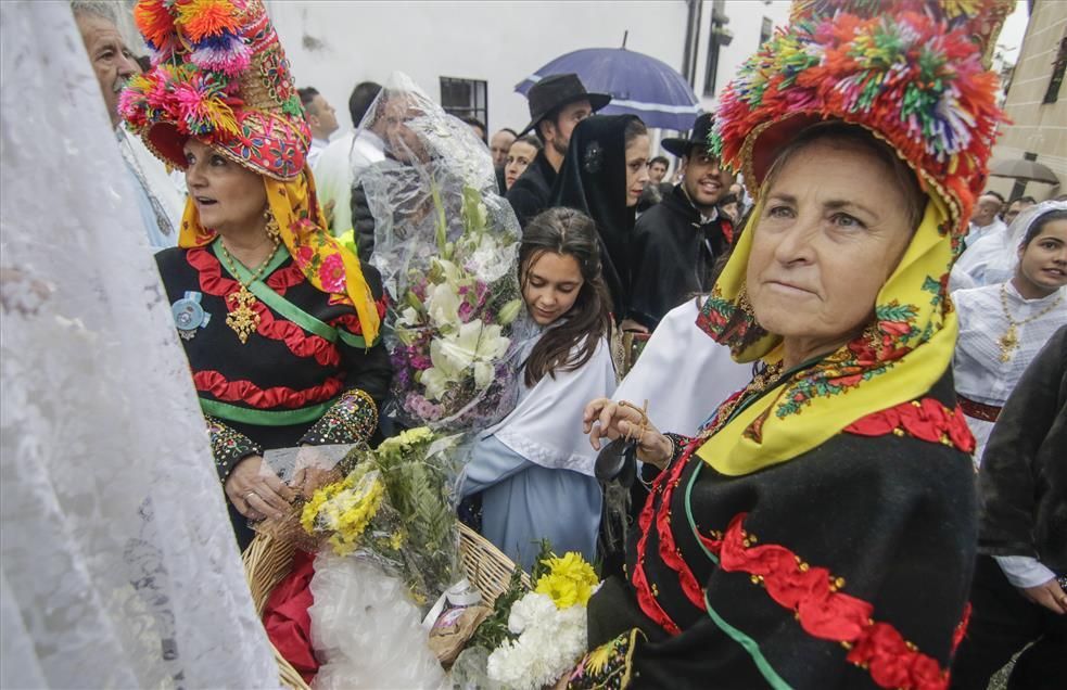 La procesión de Bajada de la Virgen de la Montaña, patrona de Cáceres
