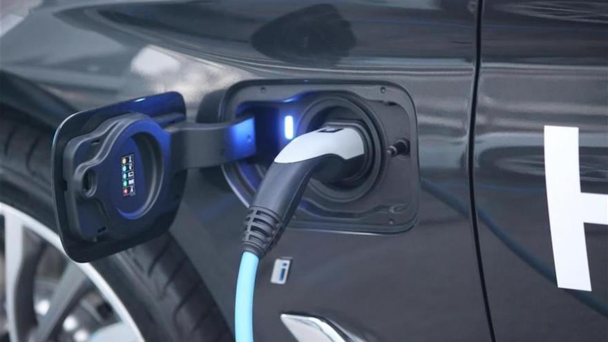 El Ayuntamiento instalará medio centenar de cargadores para coches eléctricos