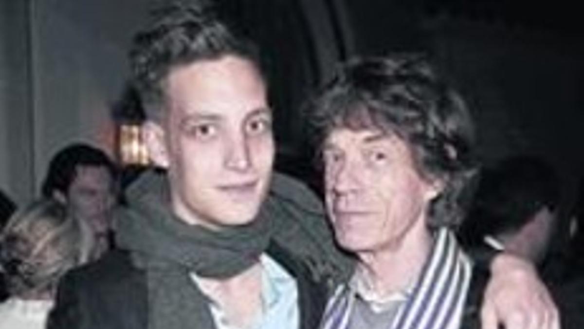 Mick Jagger posa con su hijo James, en Cannes en el 2010.