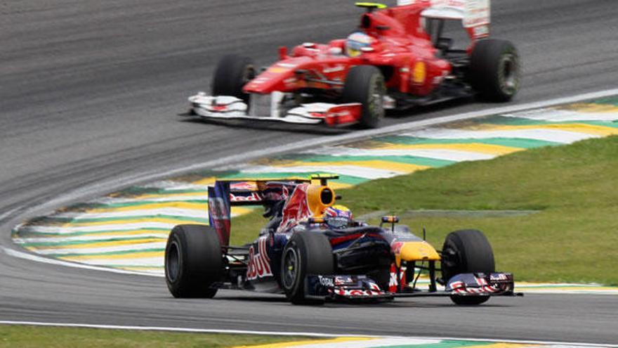 Alonso, tercero, al acecho de Red Bull