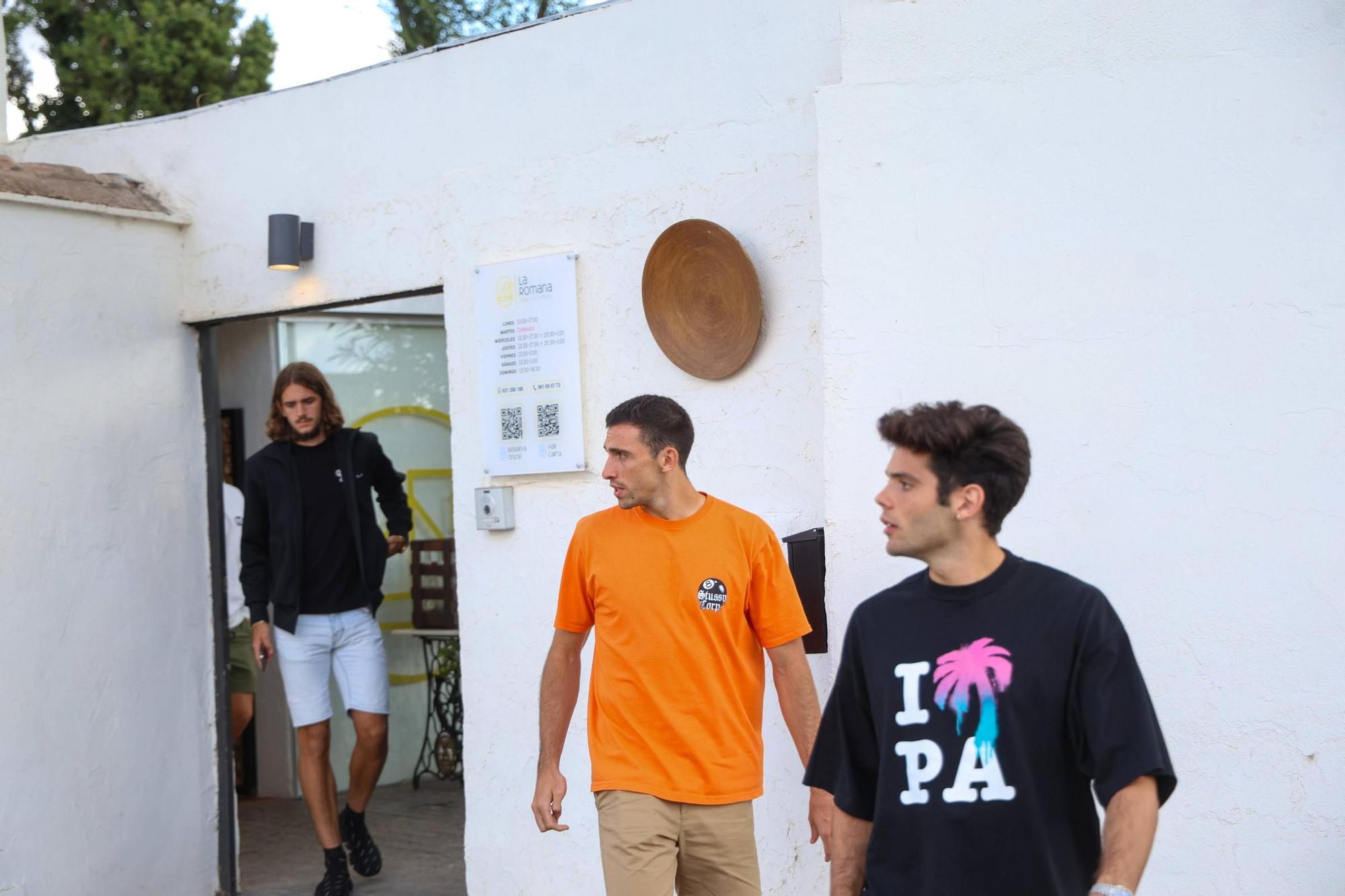 Así ha sido la comida de conjura del Valencia CF, con la presencia de Rafa Mir