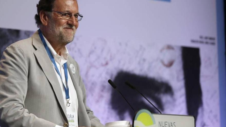Rajoy muestra a Puigdemont el camino del Gobierno vasco frente a su &quot;delirio&quot;