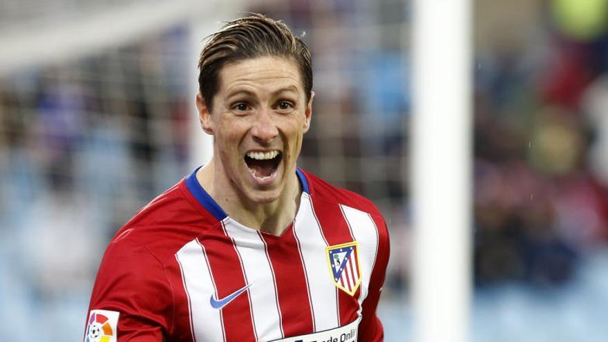 Fernando Torres celebra el gol del Atlético.