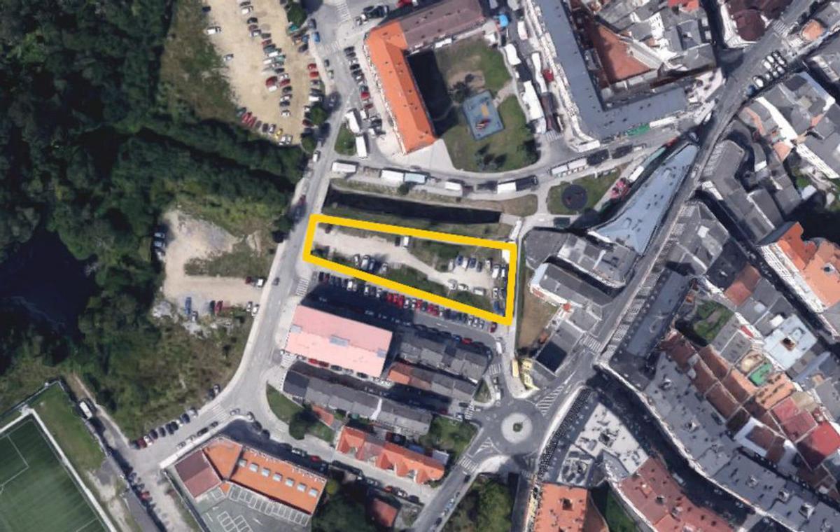 A subasta por 509.000 euros la parcela de As Brañas de Sada que se usa de ‘parking’