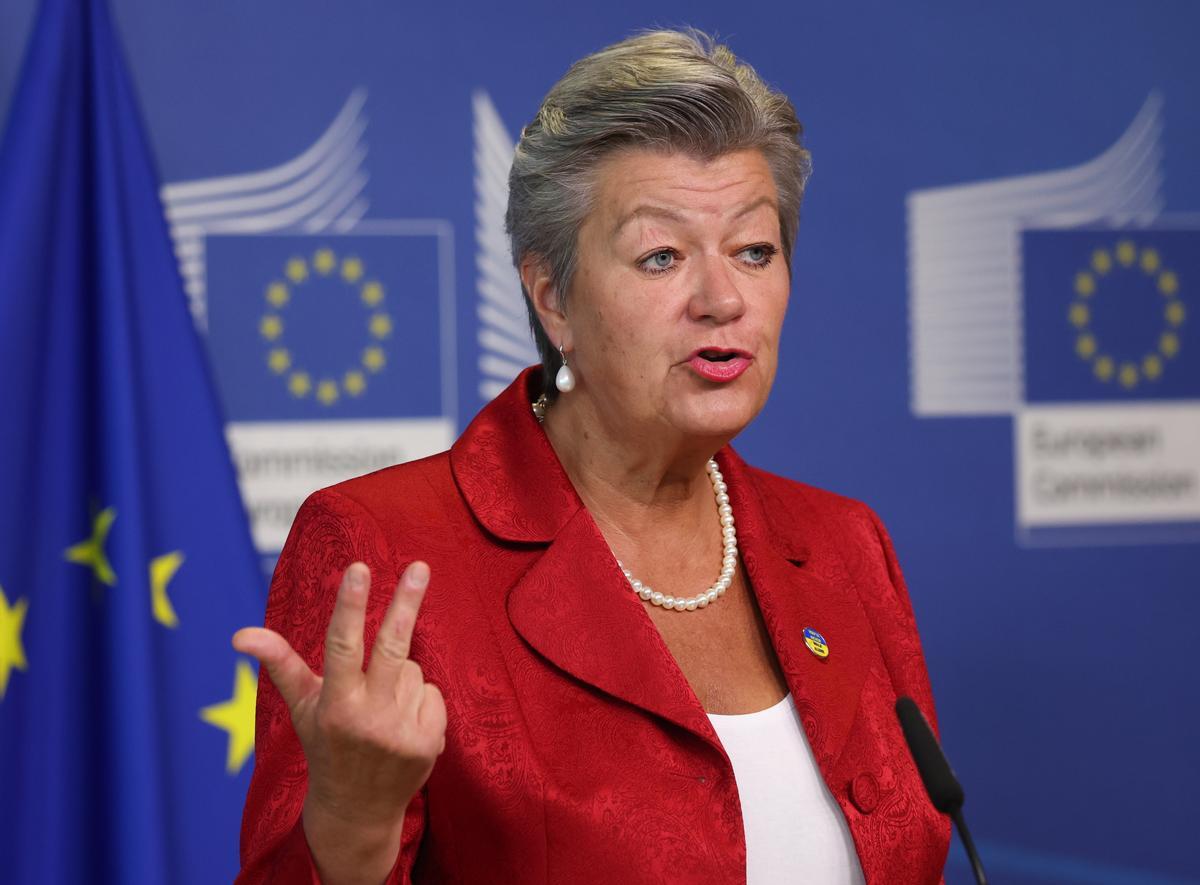 La comisaria de Interior de la UE, Ylva Johansson, este martes durante la rueda de prensa en la que ha presentado el plan de acción para las rutas del Mediterráneo occidental y el Atlántico.