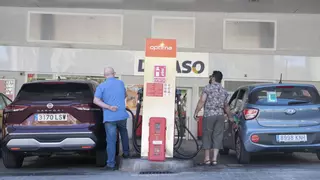 La subida de los carburantes lleva la inflación al 2,3% en junio, una décima más que lo anticipado por el INE
