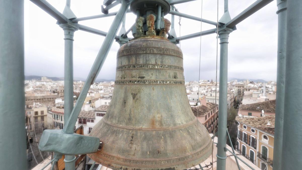 VÍDEO | Todo a punto para que el reloj de Cort dé las 12 campanadas en Palma