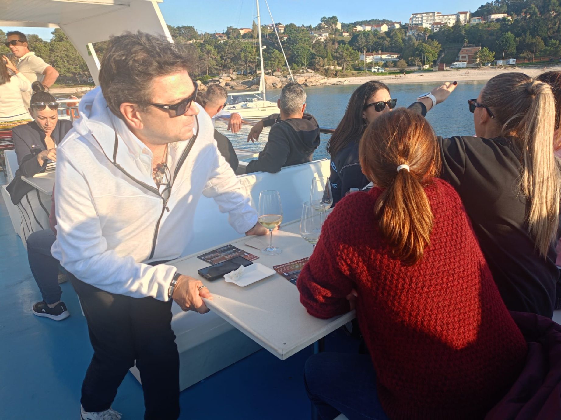 La ruta de «Viños singulares polo mar» a bordo del catamarán «Gran Cormorán Jet», esta tarde-noche.
