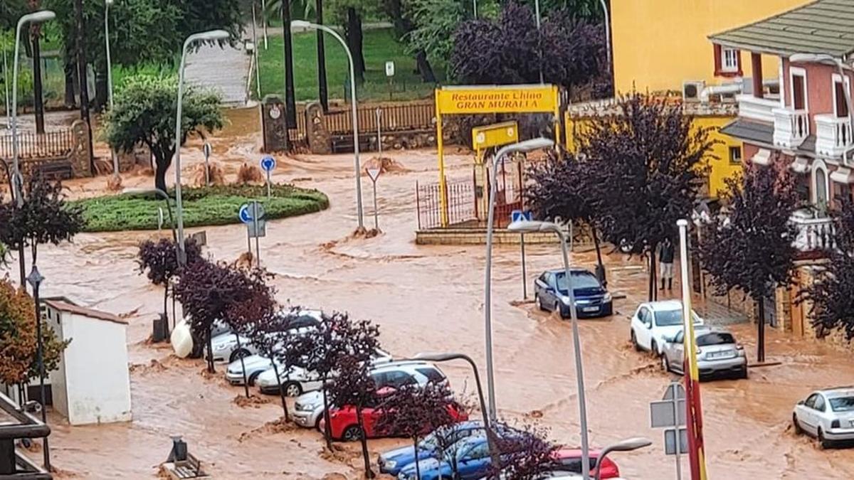 Alrededor del parque de las Mercedes en Almendralejo.