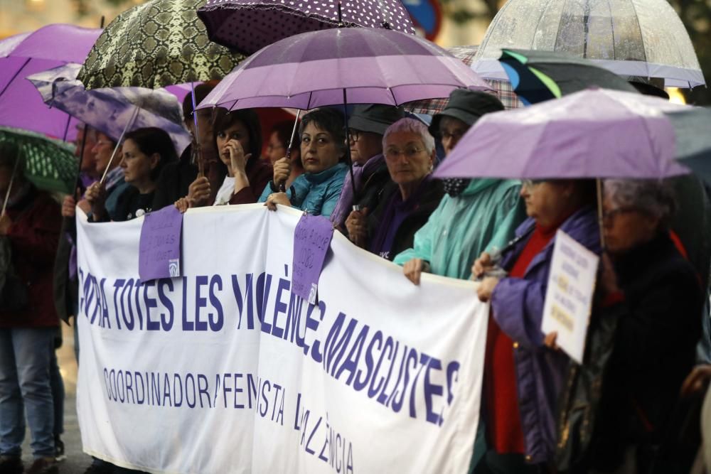 Protesta contra los feminicidios en València