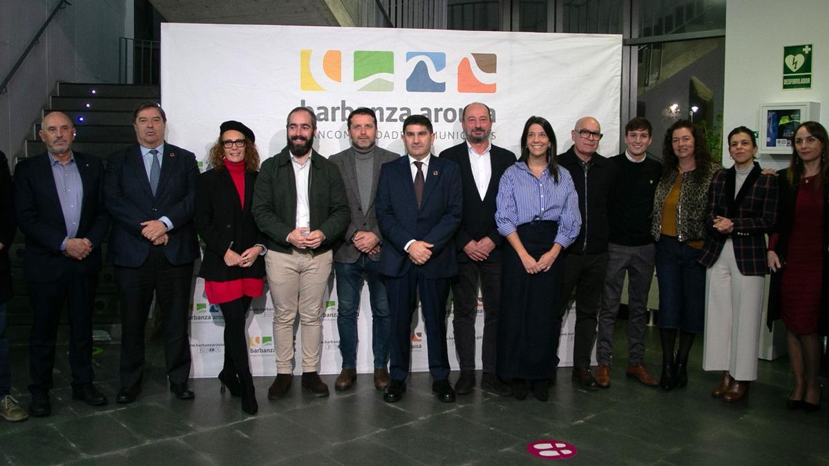 Representantes institucionais e da mancomunidade na gala de Rianxo.