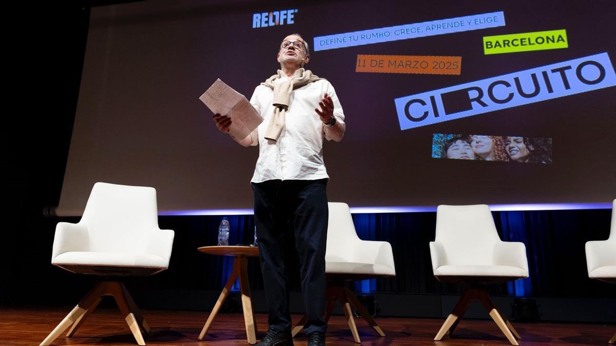 Julio Alberto, en su exposición en CaixaForum sobre el peligro de las adicciones
