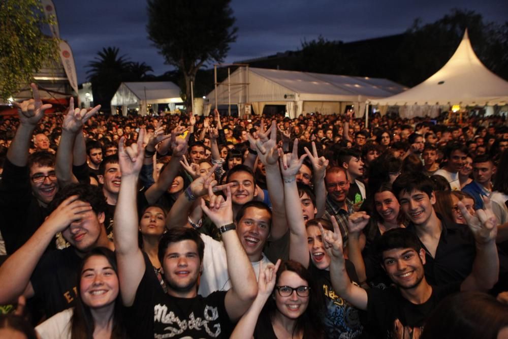 Mägo de Oz durante su concierto en el recinto ferial gijonés.