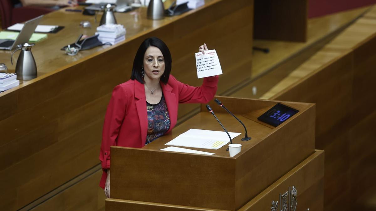 Rebeca Torró interviene en las Corts en la primera sesión de control a Mazón.