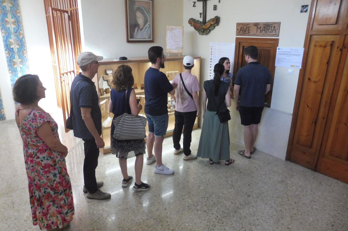 Los helados se compran a través del torno, el contacto con el mundo exterior de las monjas.