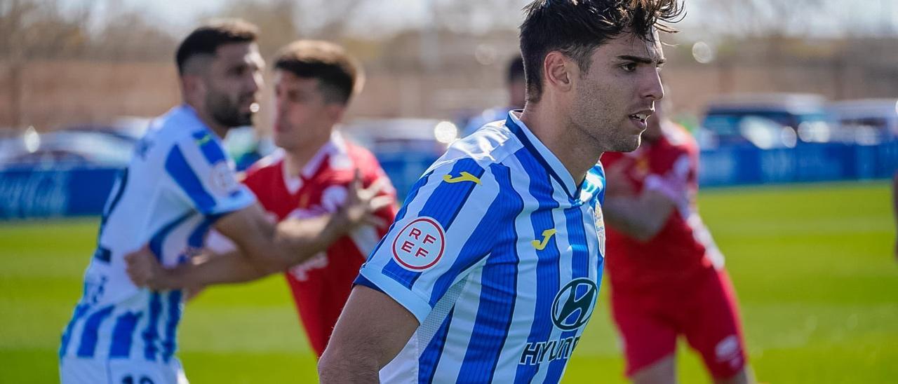 Manel Martínez, futbolista del Atlético Baleares, este mediodía en el encuentro frente al Nàstic.