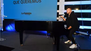 Pablo López, sorpresa en LA OPINIÓN: “Aprendí a leer con periódicos”