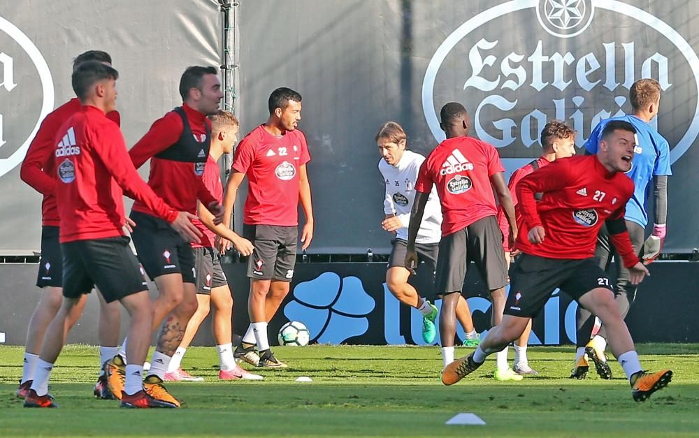 Gustavo Cabral se muestra partidario de un cambio de dibujo táctico en el Celta ante la escasez de zagueros por la baja de los lesionados Mallo y Roncaglia