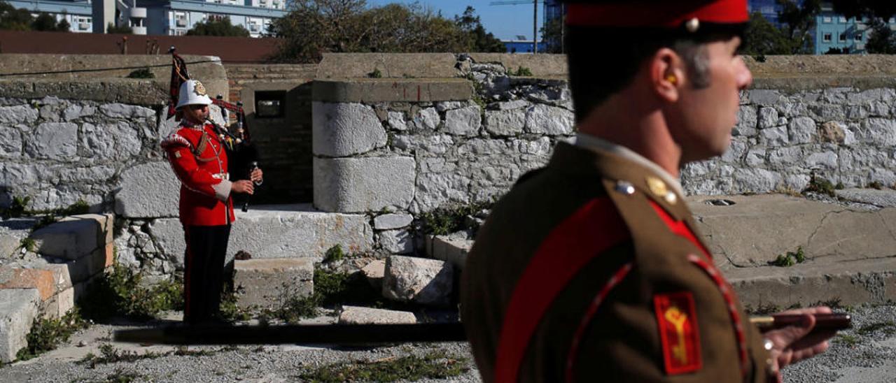 Conmemoración del 67 aniversario de la adhesión de la reina Isabel al trono británico.