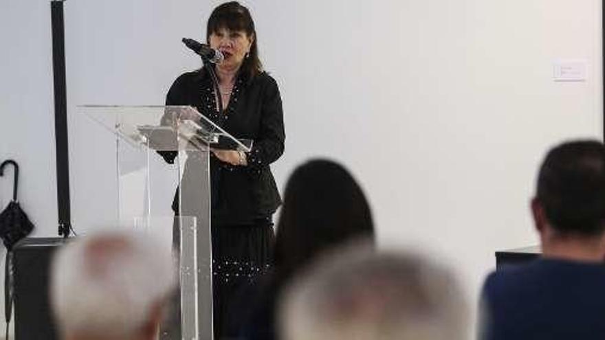 Esther García, durante la lectura de textos en asturiano.