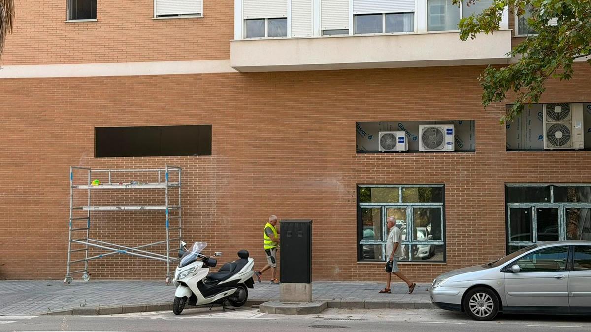 Obras en una de las nuevas colmenas turísticas de Benicalap