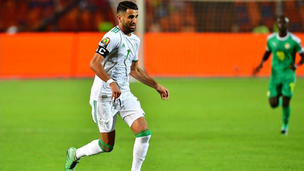 xortunoalgeria s forward riyad mahrez drives the ball dur190719225456