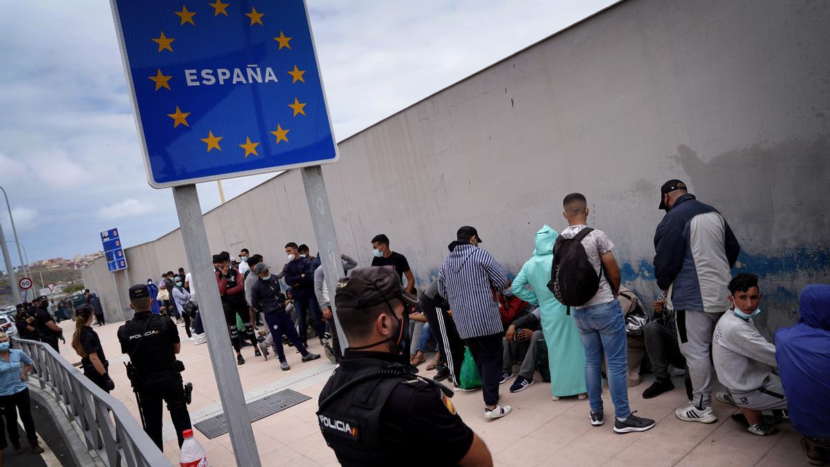 Crisis migratoria en Ceuta. FOTO: JOSÉ LUIS ROCA