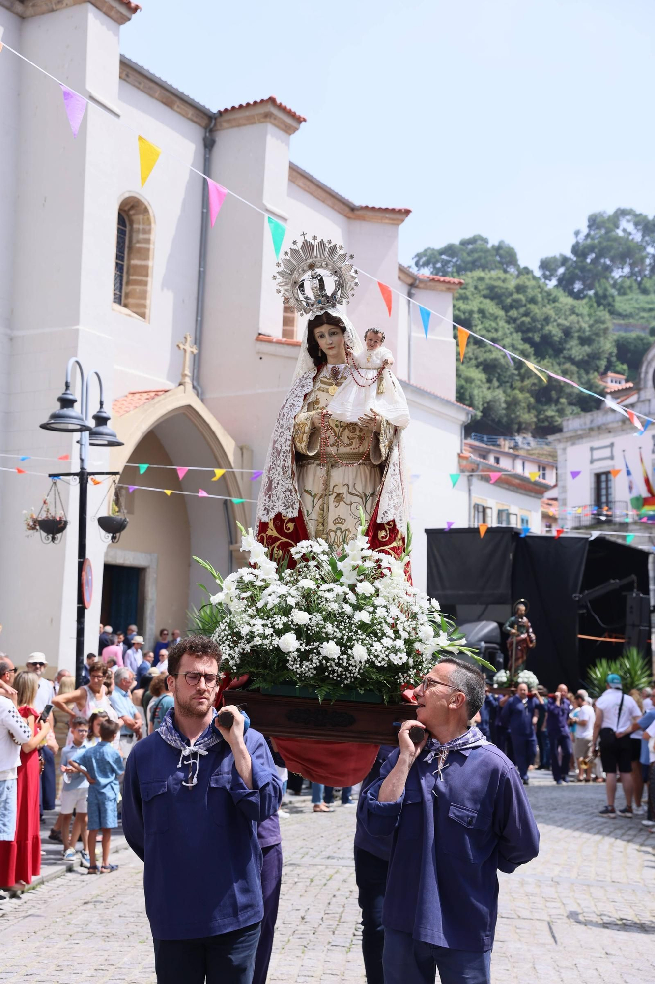 EN IMÁGENES: así fue el día de L'Amuravela en Cudillero