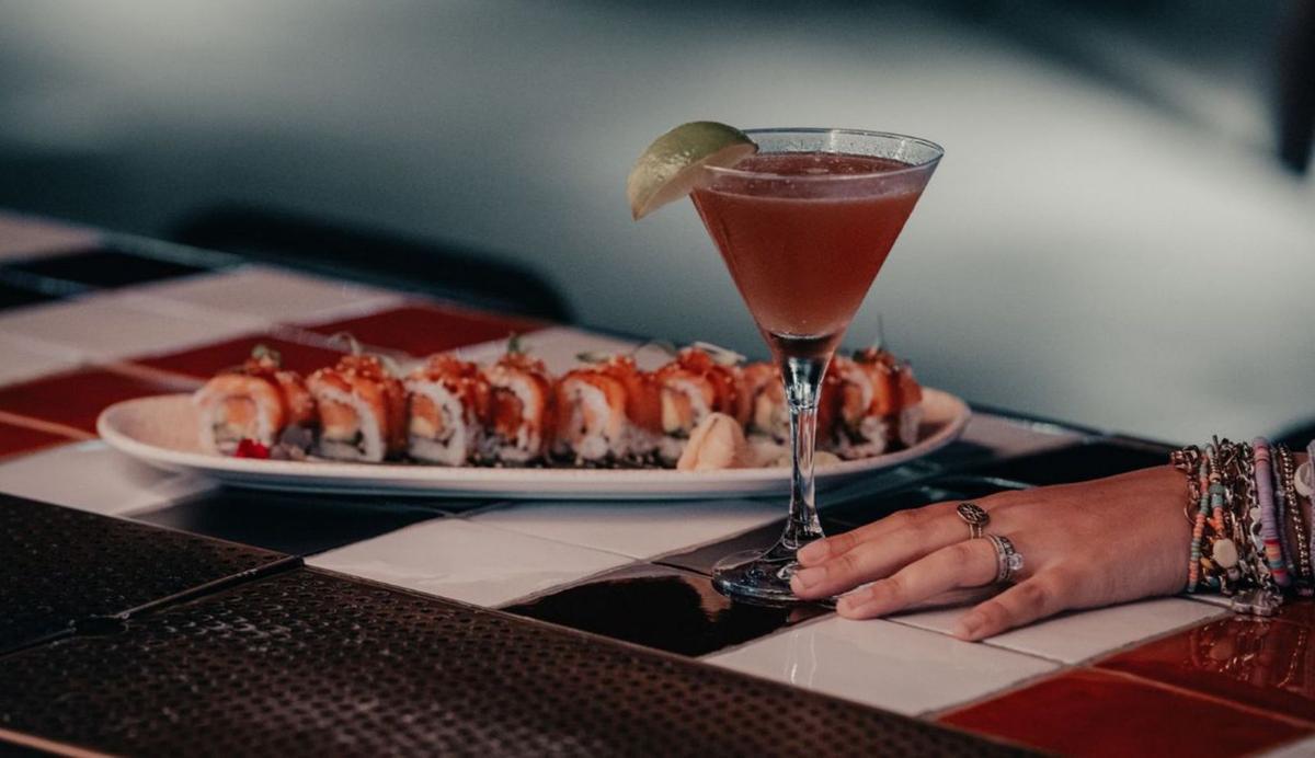 Por la noche, el sushi es uno de sus platos estrella. | FILIN
